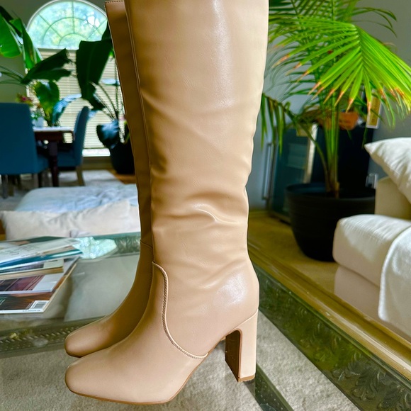 Beige heel boots - Picture 1 of 5